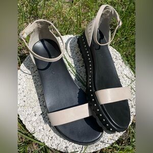 🖤 BERNARDO Sandals Platform Leather Studs 7